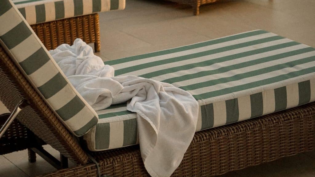 FF1B5CB8 989E 4F41 BDF2 74F5D554B482