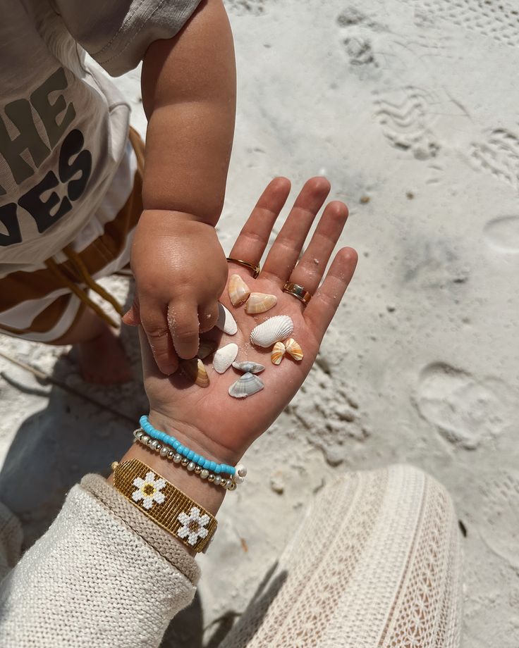 Beach days like this all summer long 🐚🥥✨